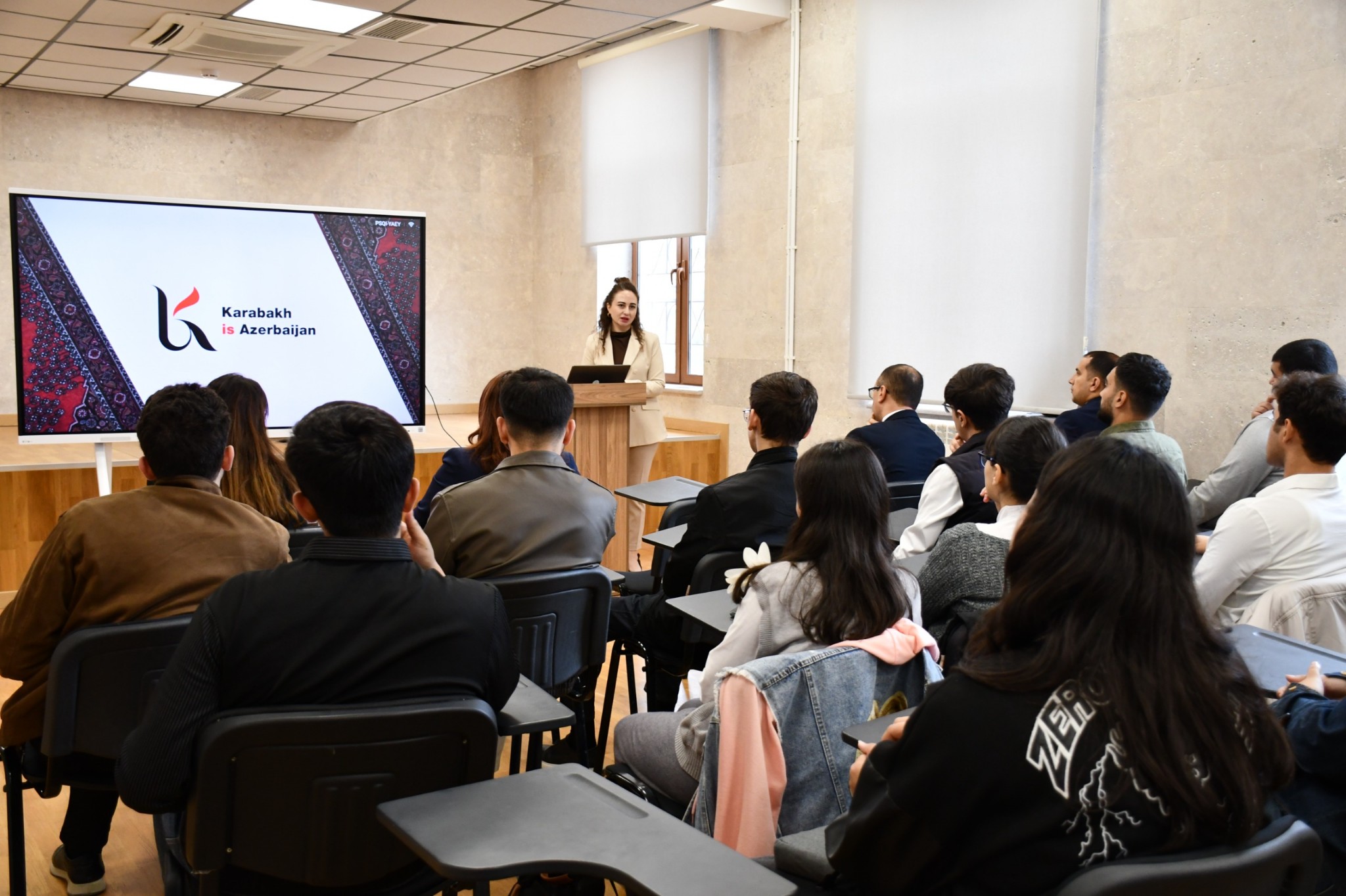 Qarabağ Universitetinin tələbələri üçün QHT mövzusunda təqdimat keçirilib