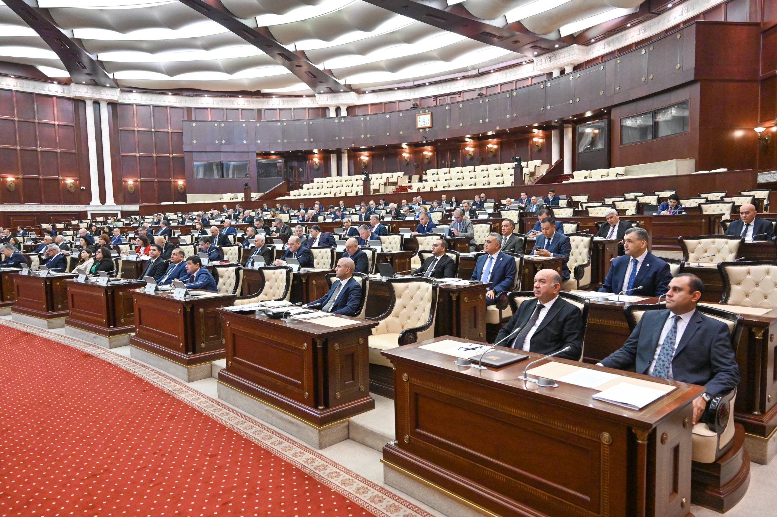 Milli Məclisin növbəti plenar iclası keçirilib