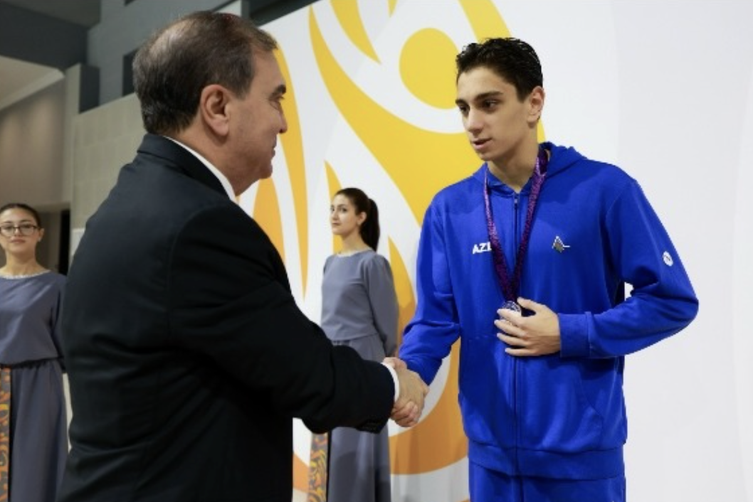 Süleyman İsmayılzadə III MDB Oyunlarında gümüş medal qazandı