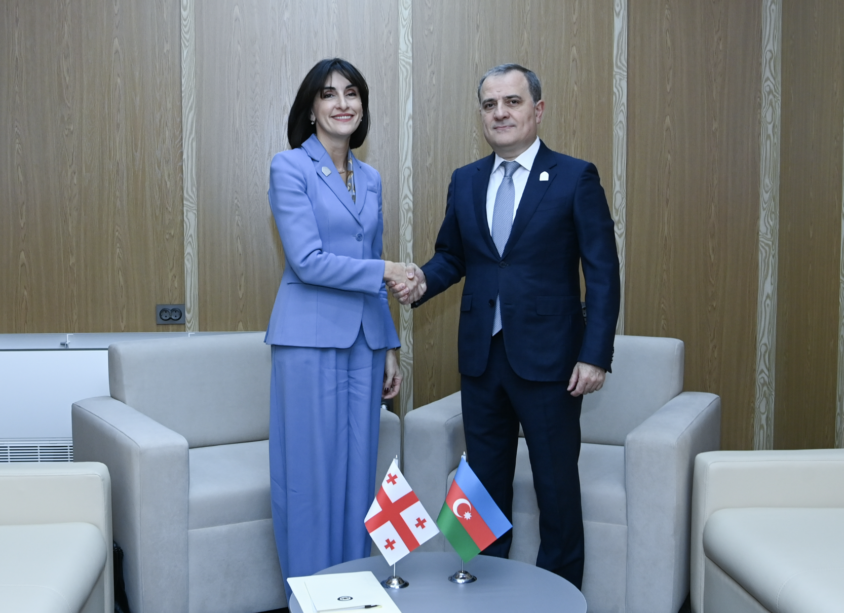 Nazir Ceyhun Bayramov Gürcüstanın xarici işlər naziri Maka Botçorişvili ilə görüşüb