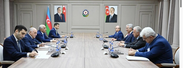 Baş nazir Əli Əsədov İstanbul Sənaye Palatası İdarə Heyətinin sədri ilə görüşüb