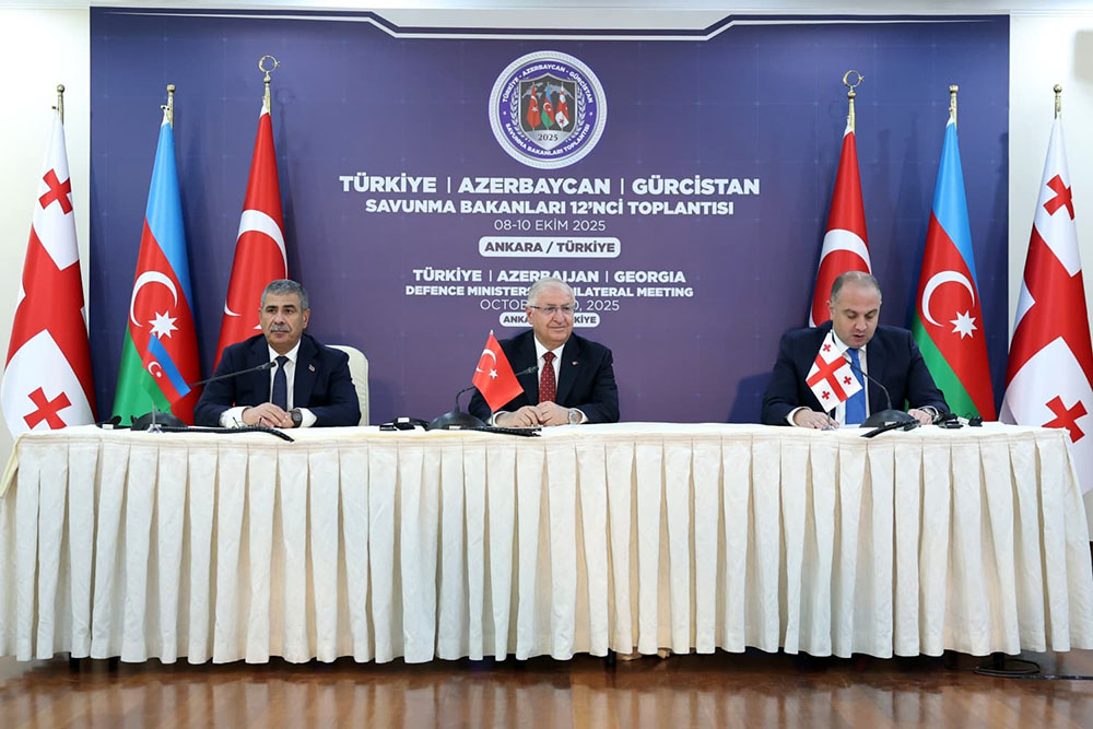 Azərbaycan, Gürcüstan və Türkiyə müdafiə nazirlərinin üçtərəfli görüşü keçirilib