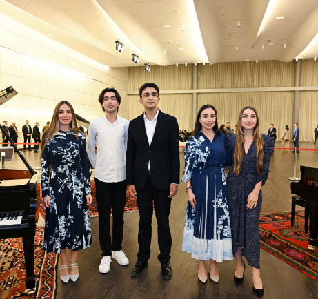 Heydər Əliyev Fondunun dəstəyi ilə alınan musiqi alətlərinin təqdimatı olub