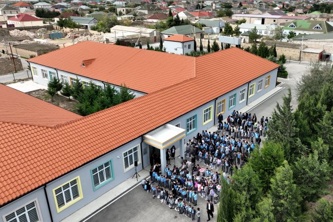 Xəzər rayonunda Heydər Əliyev Fondu tərəfindən yenidən qurulan məktəb istifadəyə verilib