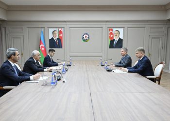 Əli Əsədov Oleq Belozyorovla görüşüb