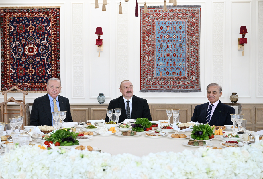 Azərbaycan, Türkiyə və Pakistan liderləri birgə nahar ediblər