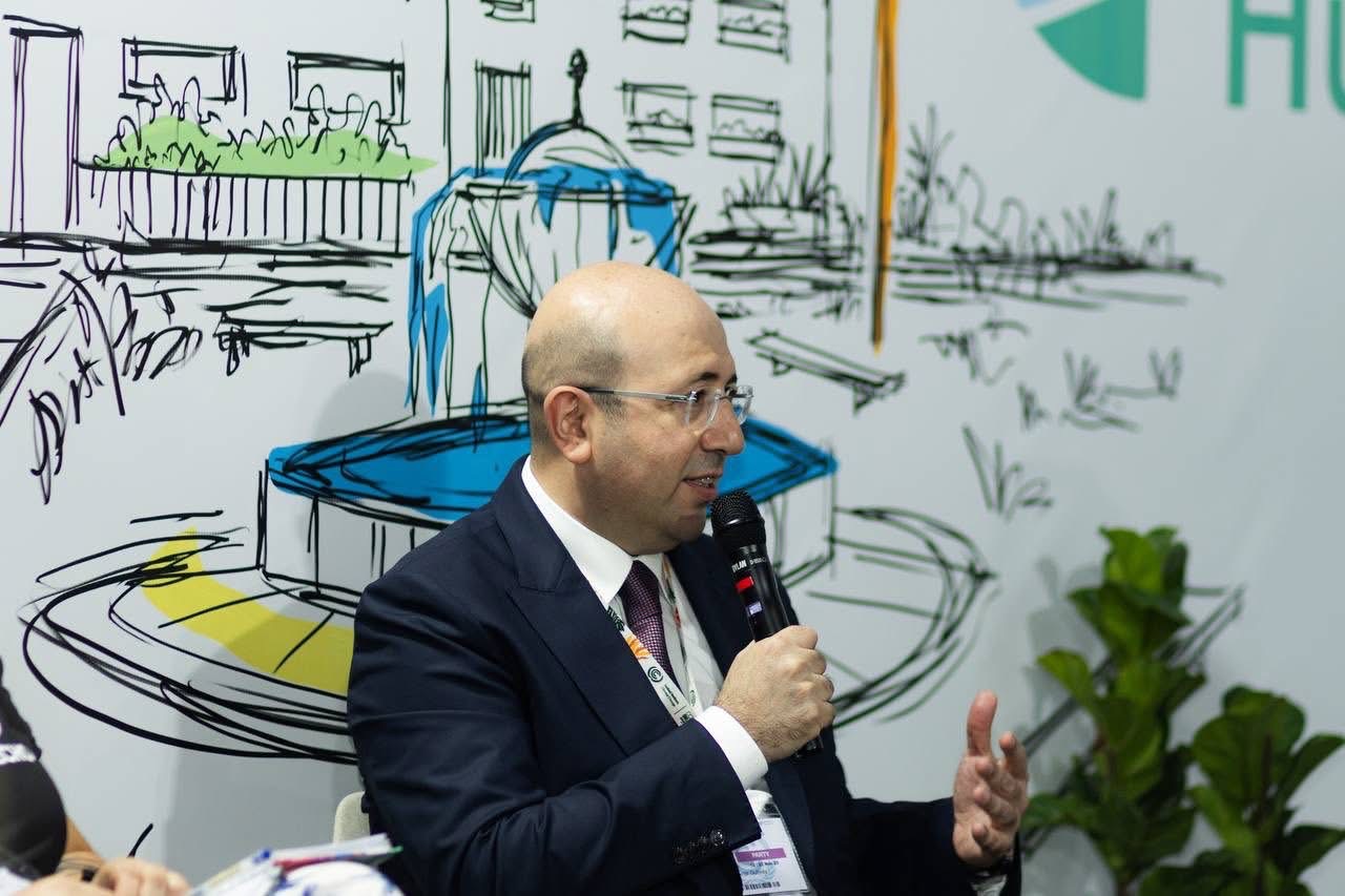 Anar Quliyev “İqlim fəaliyyəti evdən başlayır: Dəyişən iqlimdə mənzil təminatı” adlı tədbirdə iştirak edib