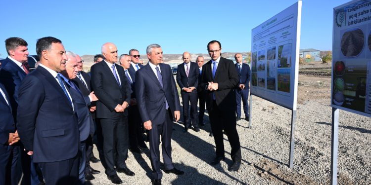 Zəngilanda dairəvi suvarma sistemlərinə və heyvandarlıq kompleksinə baxış keçirilib