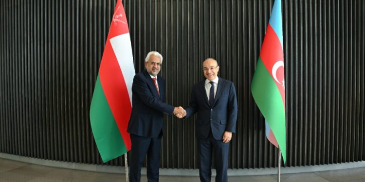 Mikayıl Cabbarov Oman Sultanlığının iqtisadiyyat naziri ilə görüşüb