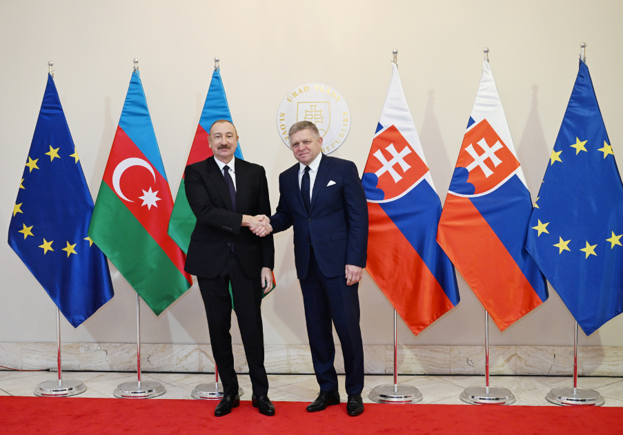 İlham Əliyev Slovakiyanın Baş naziri ilə görüşüb