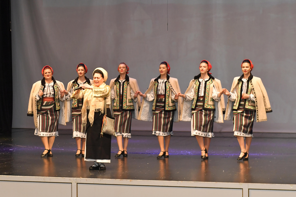 Musiqili Teatrda Rumıniya folklor gecəsi keçirilib