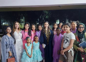 Leyla Əliyeva və Arzu Əliyeva uşaq evini ziyarət ediblər