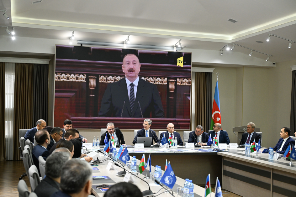 Prezidentin AMEA-nın 80 illik yubileyindəki çıxışına həsr olunmuş dəyirmi masa keçirilib