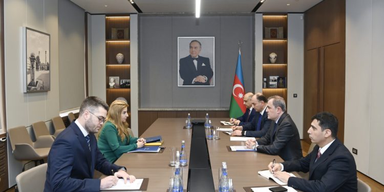 Ceyhun Bayramov Yunanıstanın səfiri ilə görüşüb