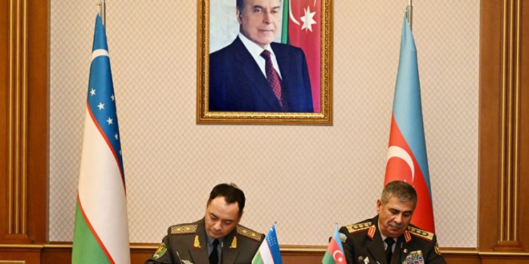 Azərbaycan və Özbəkistan arasında hərbi əməkdaşlıq planı imzalanıb