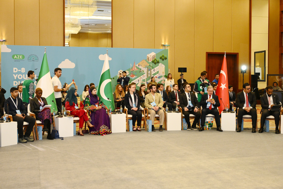 D-8 ölkələrinin Gənclər Dialoqunun açılış mərasimi keçirilib
