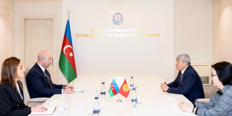 Anar Quliyev Qırğızıstan səfiriri ilə görüşüb