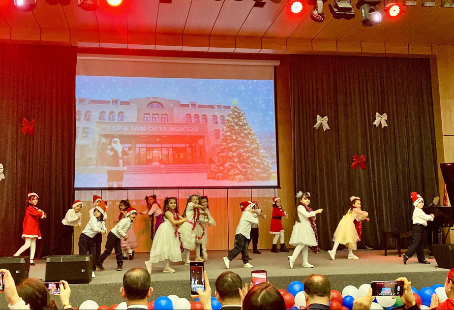Şuşa məktəbliləri Yeni il bayramını qeyd ediblər