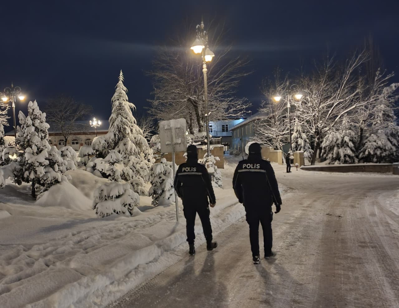 Polis əməkdaşları fasiləsiz xidmət aparıblar