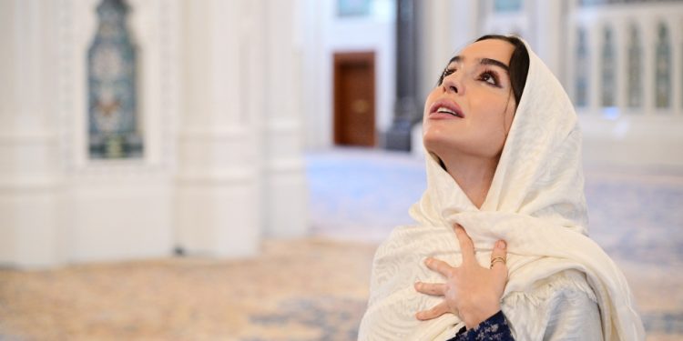 Leyla Əliyeva Sultan Qabus Böyük Məscidində