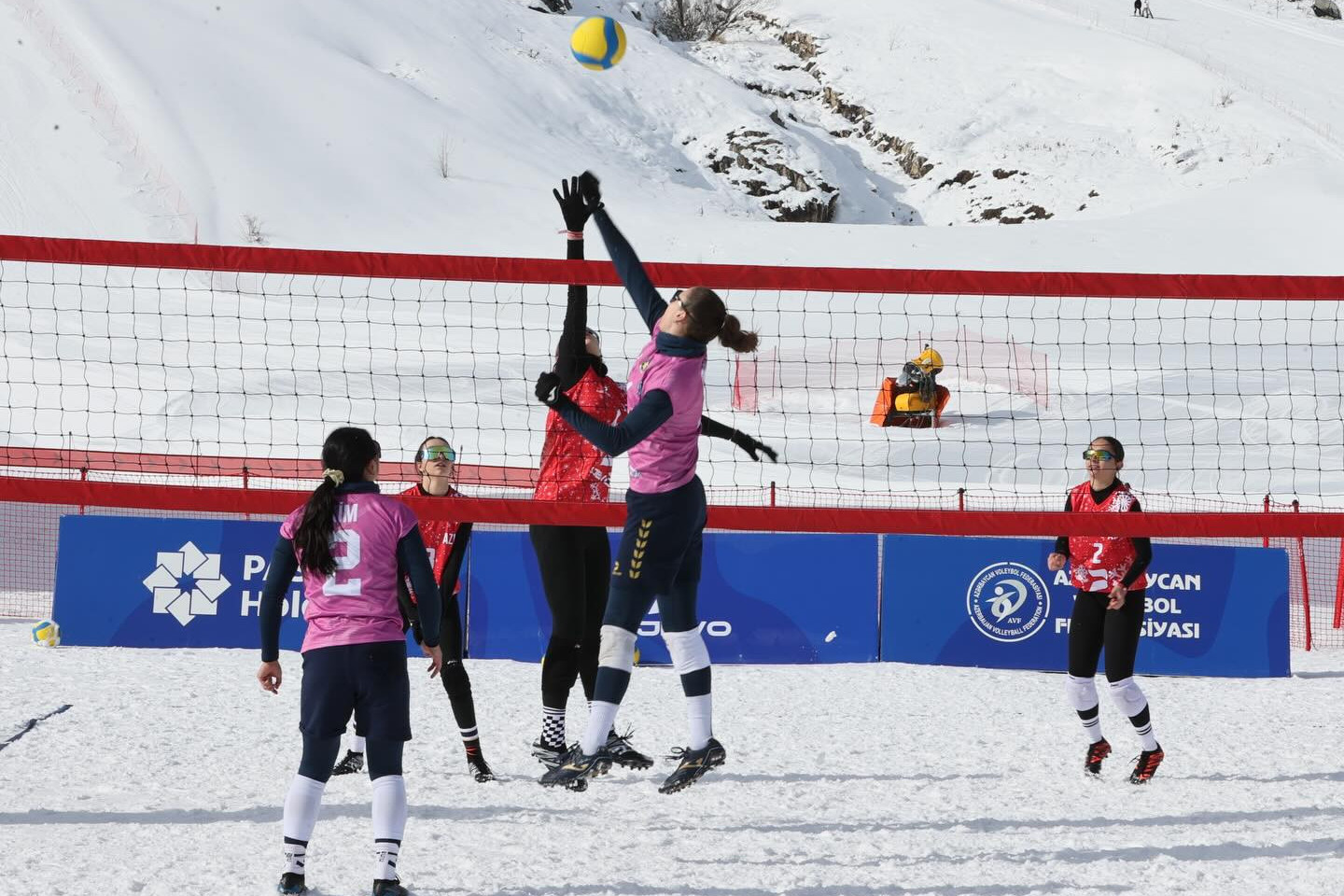 Qar voleybolu üzrə ölkə kuboku keçirilib