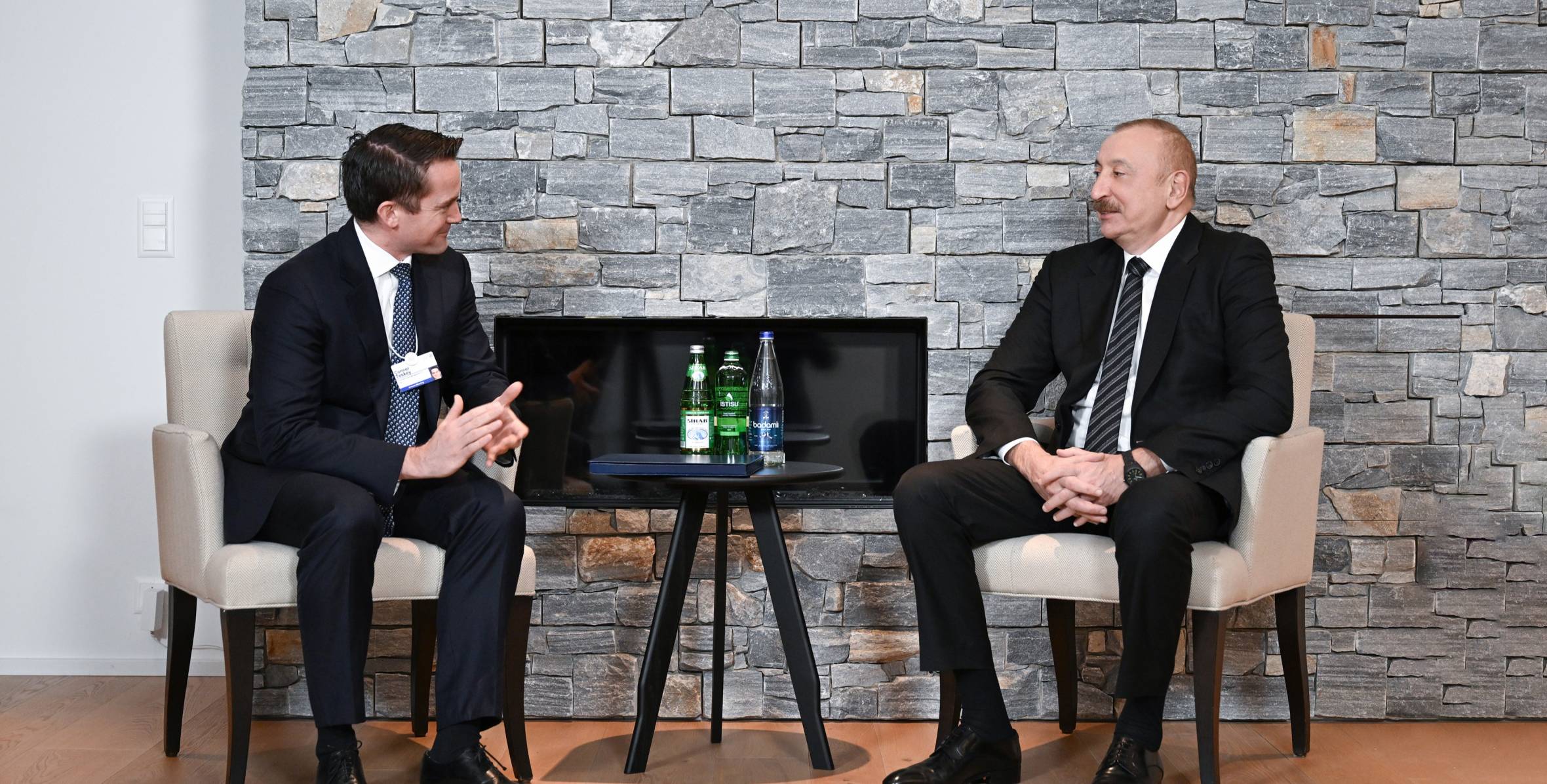 İlham Əliyev Davosda “Brookfield Asset Management” şirkətinin prezidenti ilə görüşüb