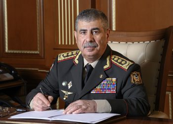 Zakir Həsənov Azərbaycan Ordusunun şəxsi heyətini təbrik edib