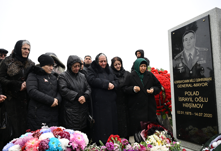 Şəhid general-mayor Polad Həşimov və mayor Murad Məmmədovun xatirələri anılıb
