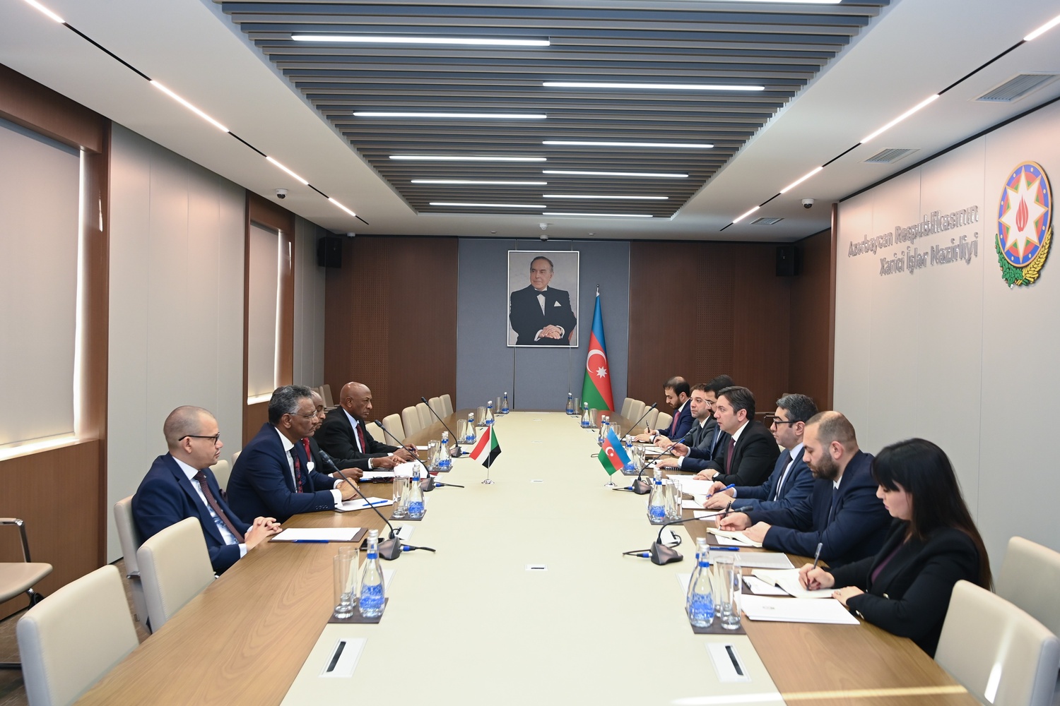 Nazir Ceyhun Bayramovun Sudan Respublikasının xarici işlər və beynəlxalq əməkdaşlıq nazirinin müavini Müaviyə Osman Xalid ilə görüş keçirilib