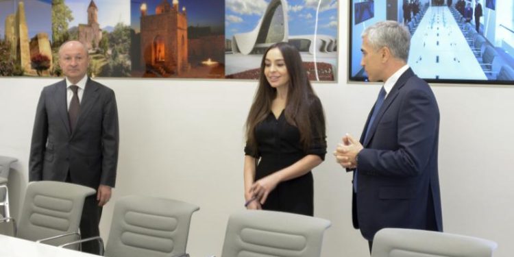 Leyla Əliyeva BMT-nin Cenevrə ofisində “Azərbaycan otağı” ilə tanış olub