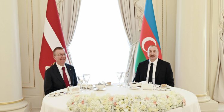 İlham Əliyevin adından Latviya Respublikasının Prezidenti Edqars Rinkeviçsin şərəfinə rəsmi lanç verilib