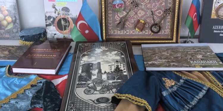 İllinoys Universitetində Azərbaycan mədəniyyəti tanıdılıb