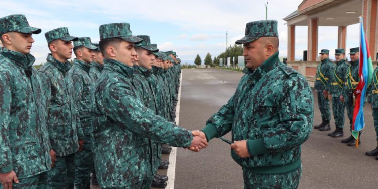 Hərbi xidməti başa vuran sərhədçi əsgərlər evlərinə yola salınıblar