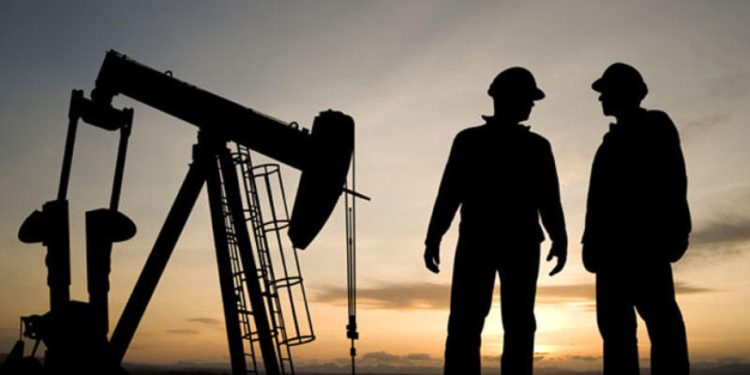 OPEC və OPEC+ üzrə gündəlik neft hasilatı 9,3 milyon barel geriləyib