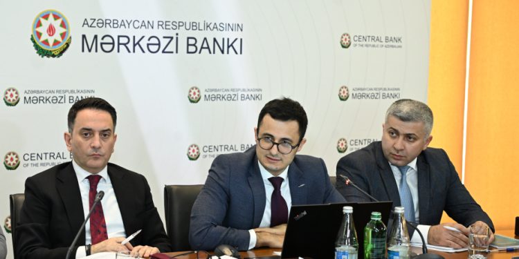 AMB: Son bir ildə maliyyə sektorunun aktivləri 4,4 milyard manat artıb