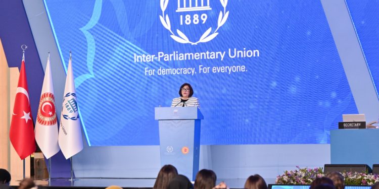 Sahibə Qafarova: Parlamentarilər mövcud problemlərin həllinin bir hissəsi olmalıdırlar