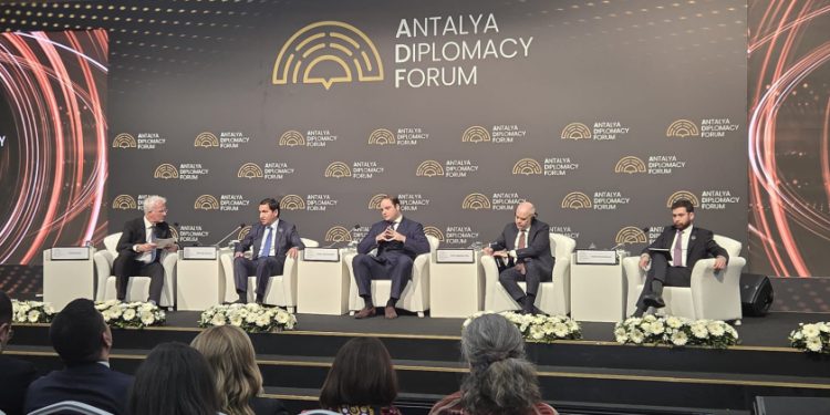 Antalya Diplomatiya Forumunda Cənubi Qafqazın strateji mərkəz olmaq istiqamətində addımladığı vurğulanıb