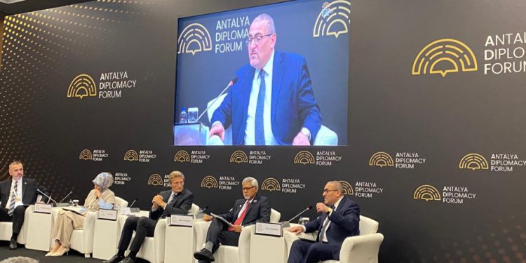 Ramiz Ələkbərov: Dünya bir çox hallarda ikili standartlardan qaça bilməyib