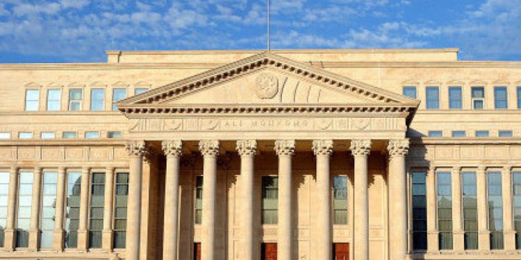 Ali Məhkəmənin Elmi-məsləhət şurasının iclasında ad-hoc üzv kimi iştirak etmək istəyənlərə müraciət olunub