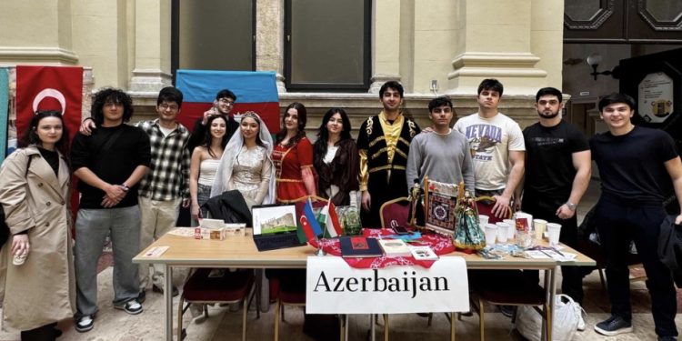 Budapeşt Korvinus Universitetində Azərbaycan guşəsi təqdim edilib