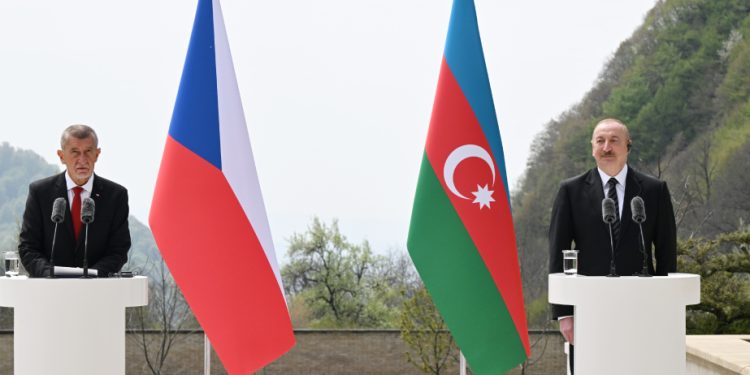 Çexiyanın Baş naziri: Milli enerji operatorumuz Azərbaycandan təbii qaz almaq niyyətindədir