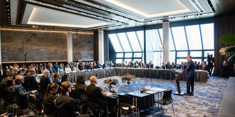 Nizami Gəncəvi Beynəlxalq Mərkəzinin toplantısı: Qərbi Balkanlar yeni geosiyasi reallıqlar müstəvisində