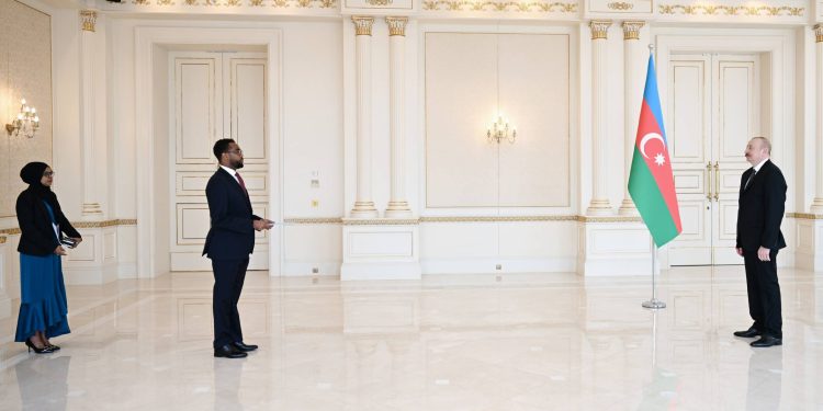 İlham Əliyev Somalinin Azərbaycanda yeni təyin olunmuş səfirini qəbul edib