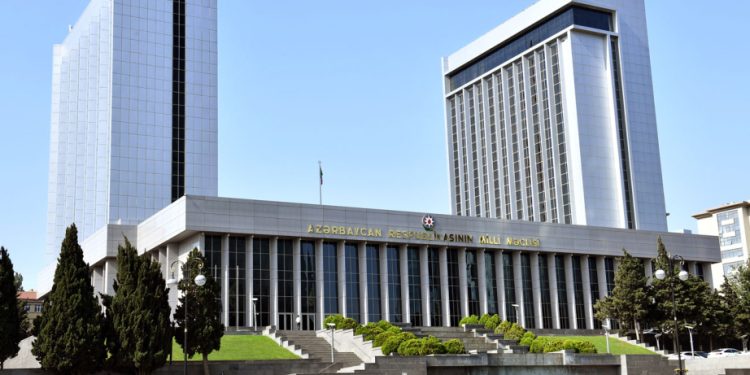 Azərbaycan parlamenti mülki və ailə hüququ üzrə beynəlxalq protokolları təsdiqləyib