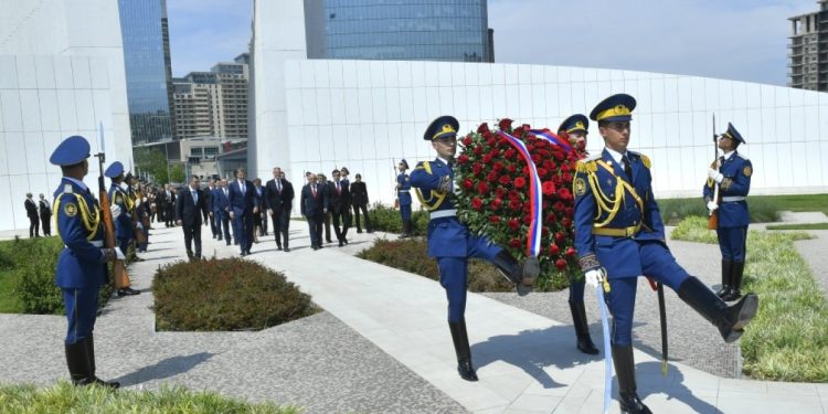 Slovakiya Milli Şurasının sədri Zəfər parkını ziyarət edib