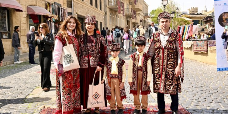 İçərişəhərdə sənət və ənənənin bayramı — Beynəlxalq Xalça Festivalı